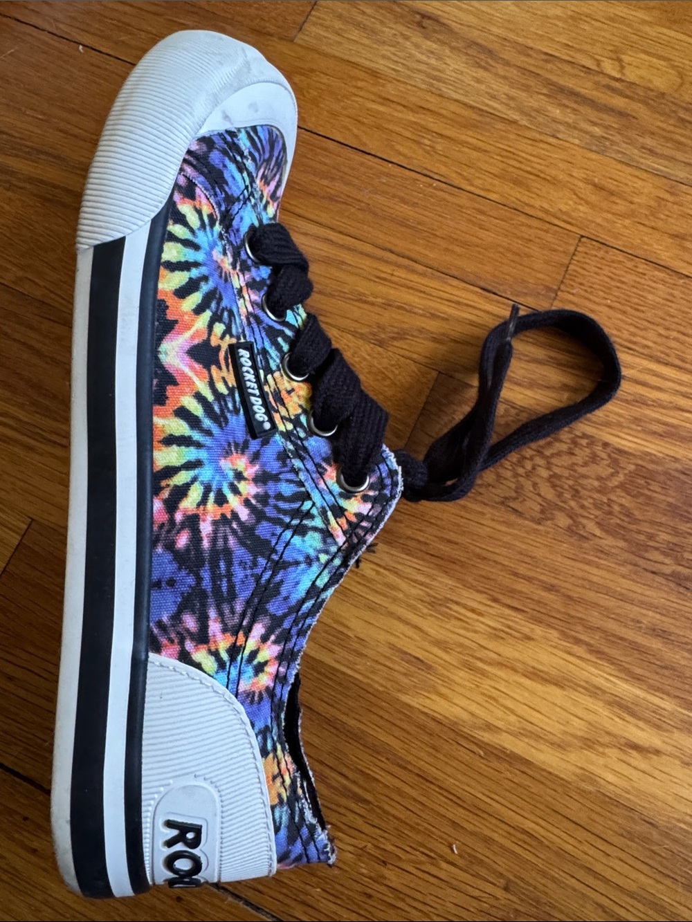 Rocket Dog Jazzin’ Firework Tie-Dye Sneakers in Black and Multicolor 39